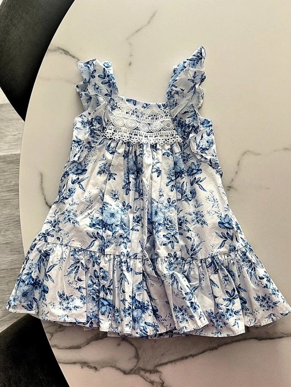 Iris & Ivy Floral Dress in White & Blue Girls 2T Like New